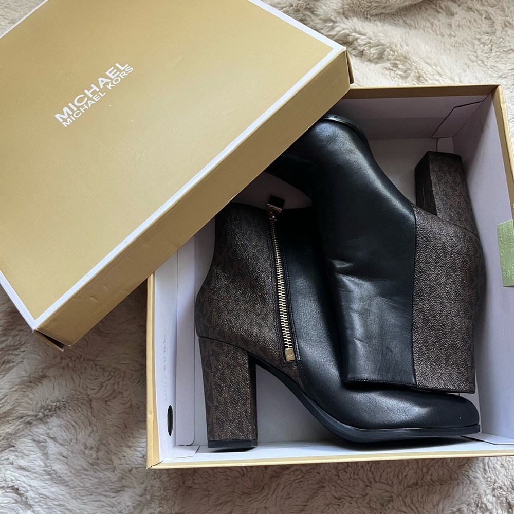 MICHAEL MK Frenchie Brown & Black Bootie NIB 7.5